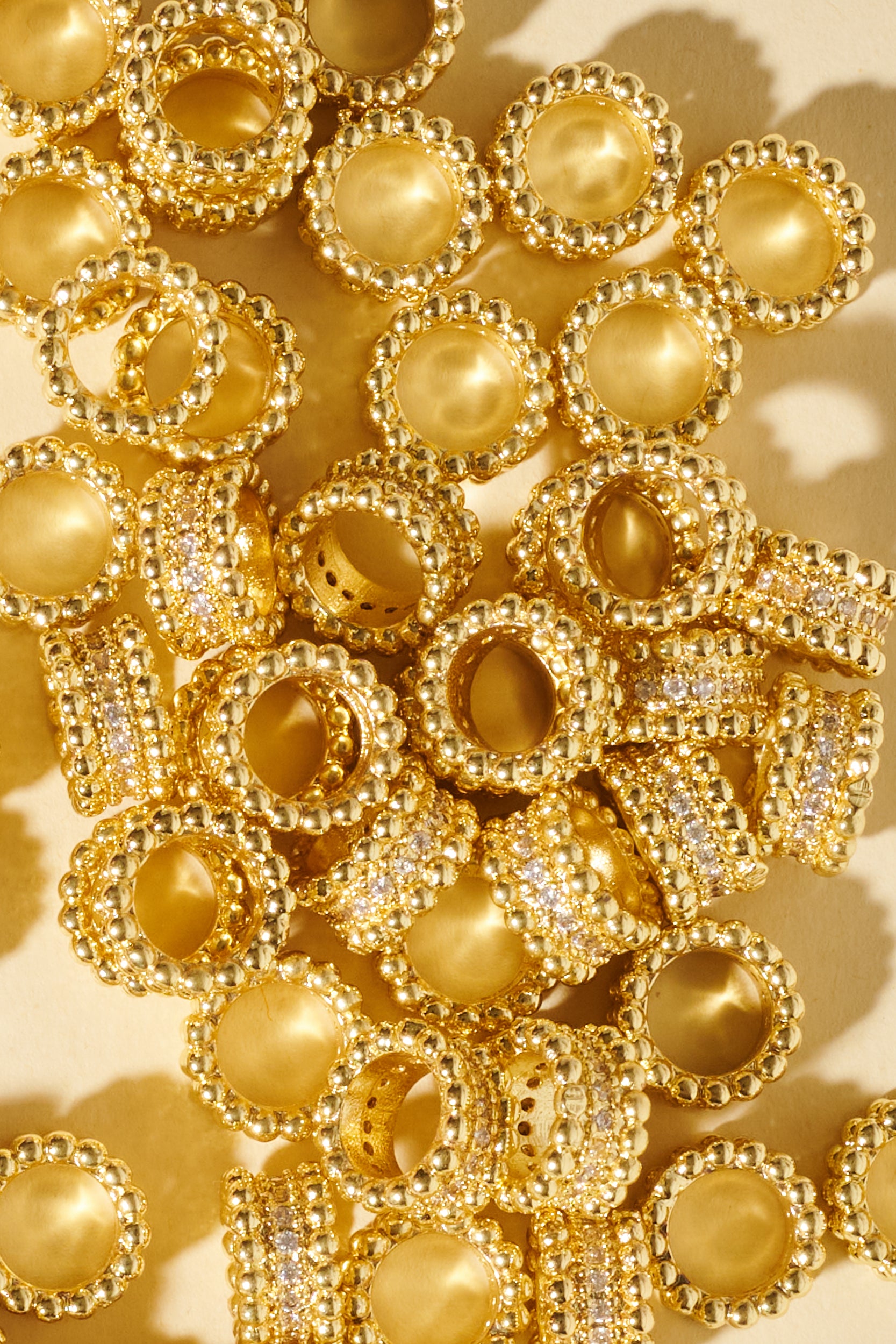 Dreadlock beads - Shufizoo -
Gold Bead with Raised Circle Decoration