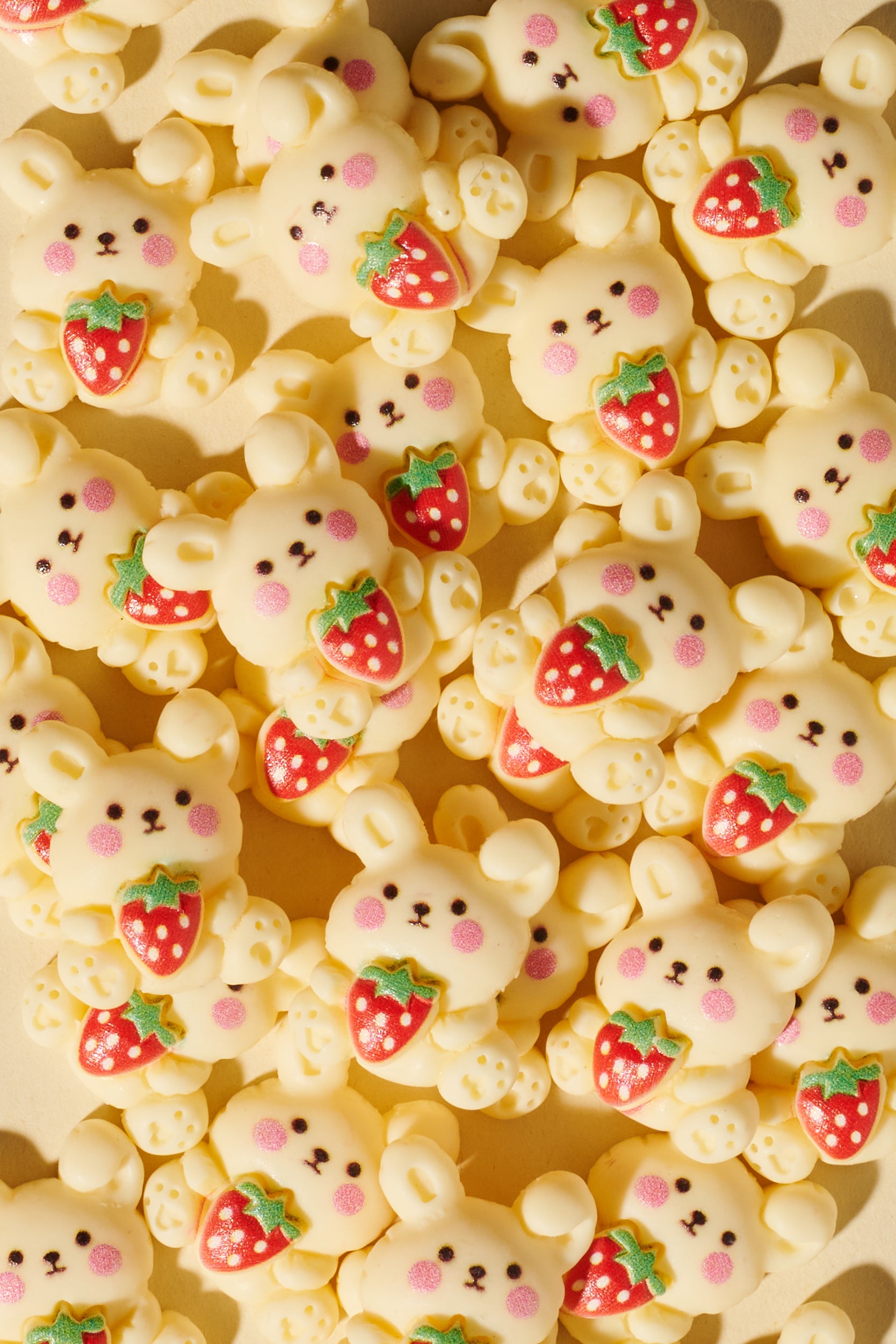 Magic Braids Charms - Shufizoo - Bear holding a strawberry