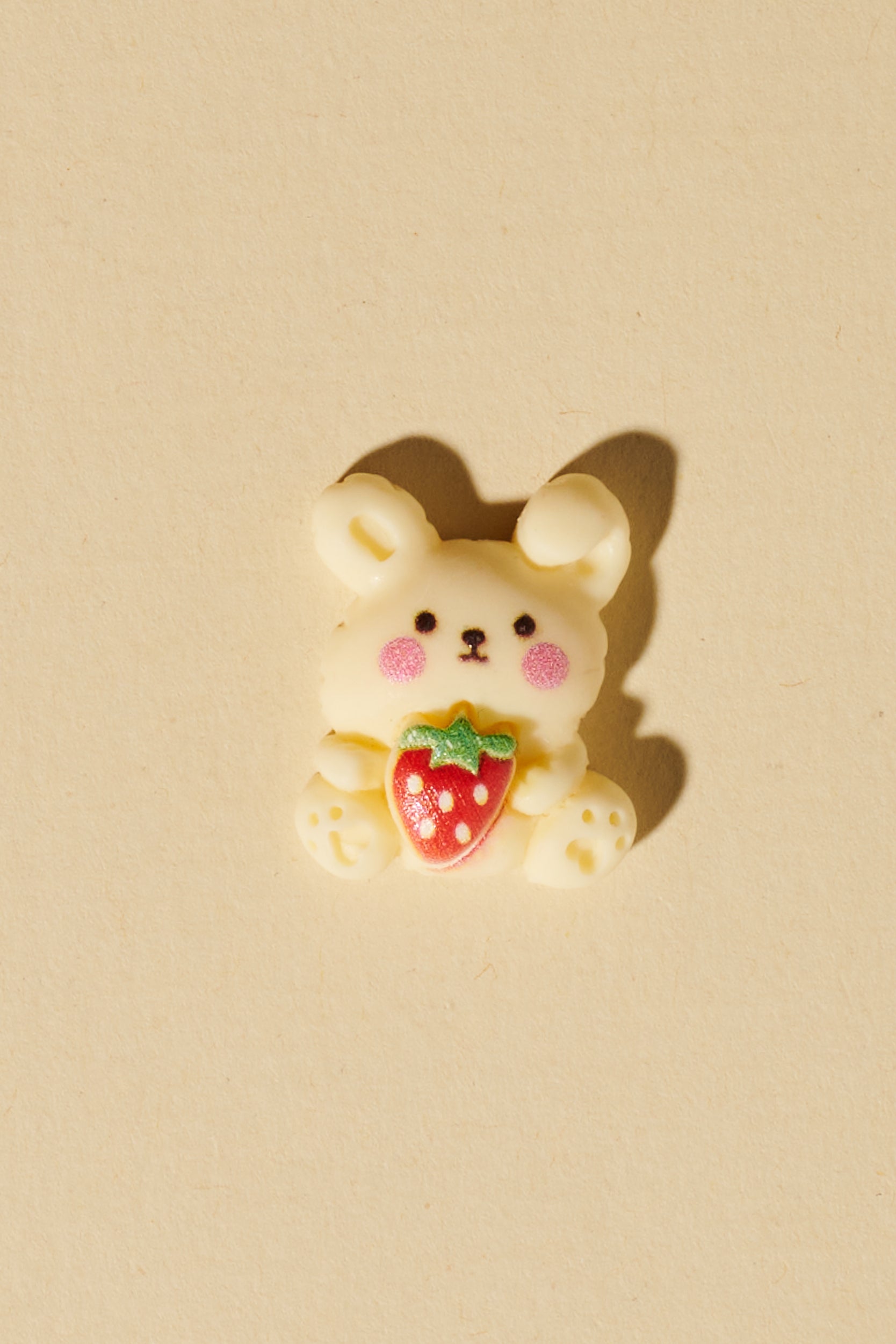 Magic Braids Charms - Shufizoo - Bear holding a strawberry