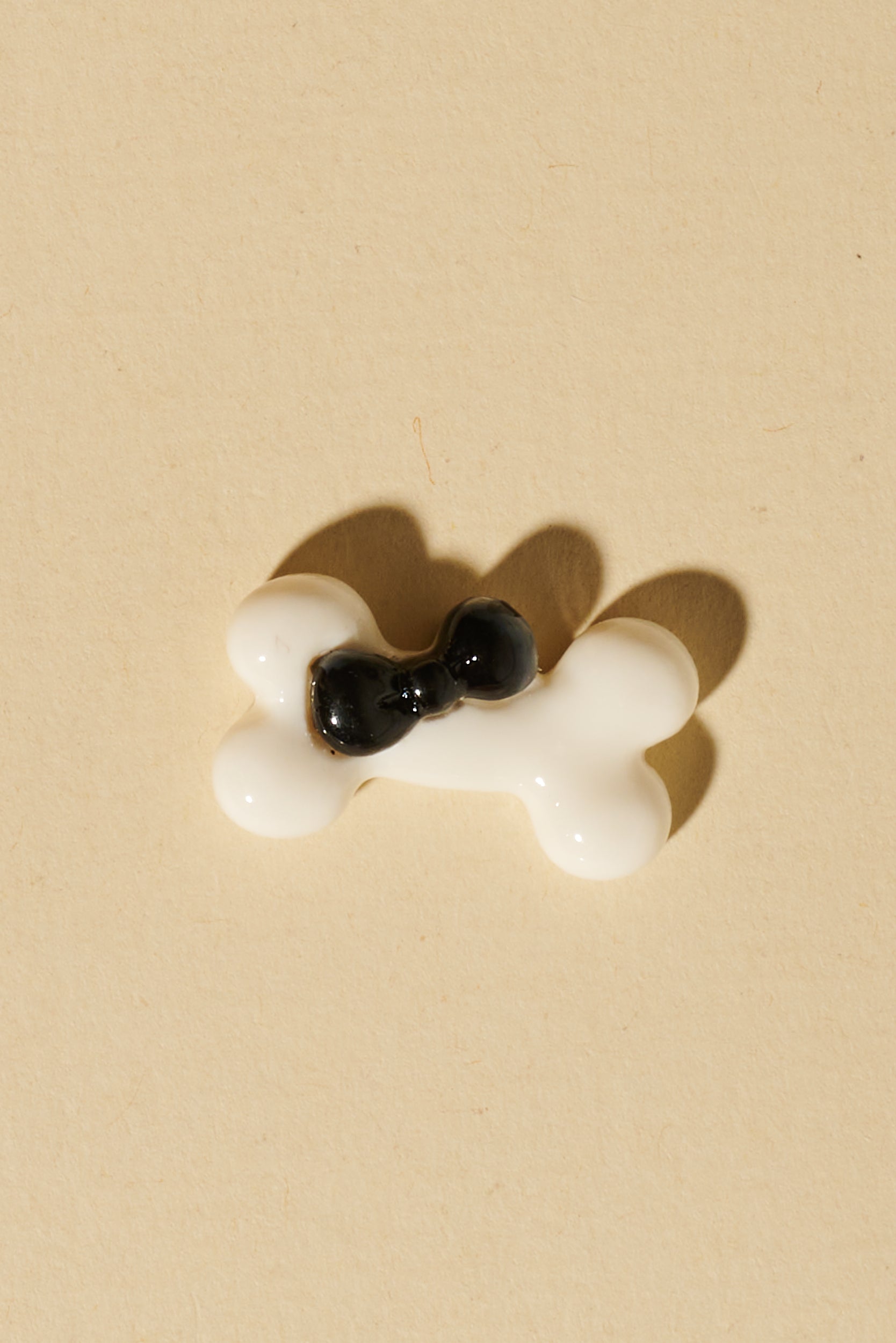 Magic Braids Charms - Shufizoo - White Bone with a Black Bow