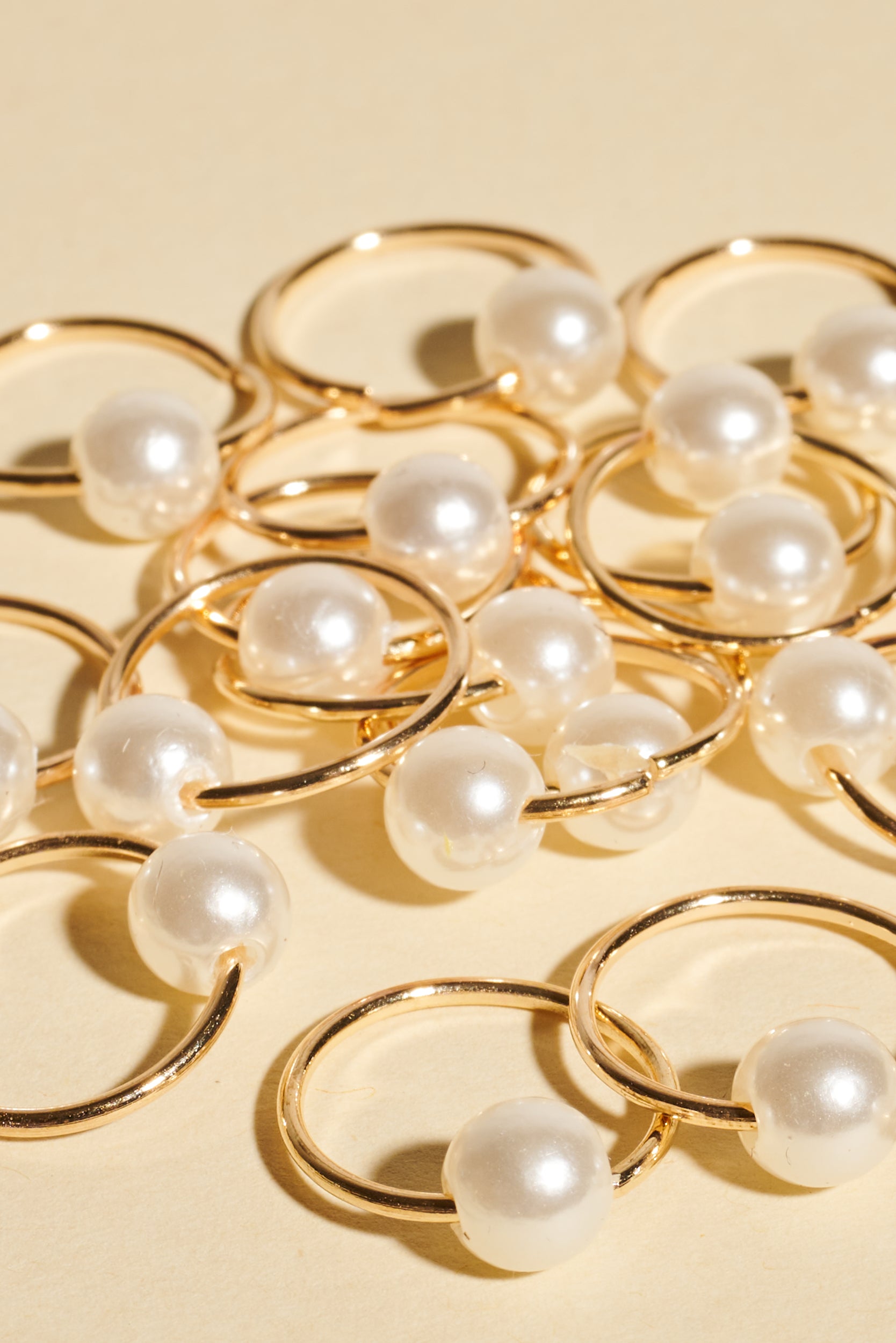 Braids decorations - Shufizoo - Gold Ring with a Pearl Bead