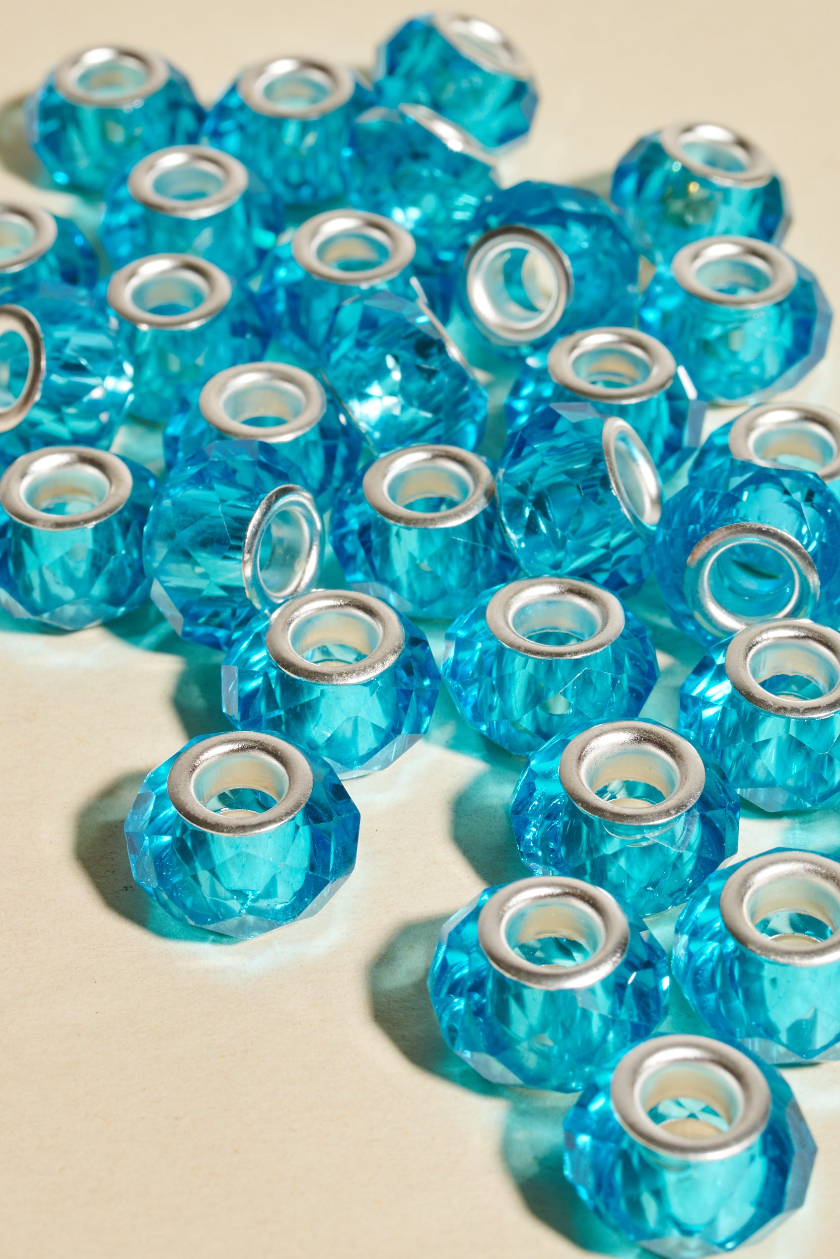 Shufizoo - Dreadlock beads - clear light blue Beads
