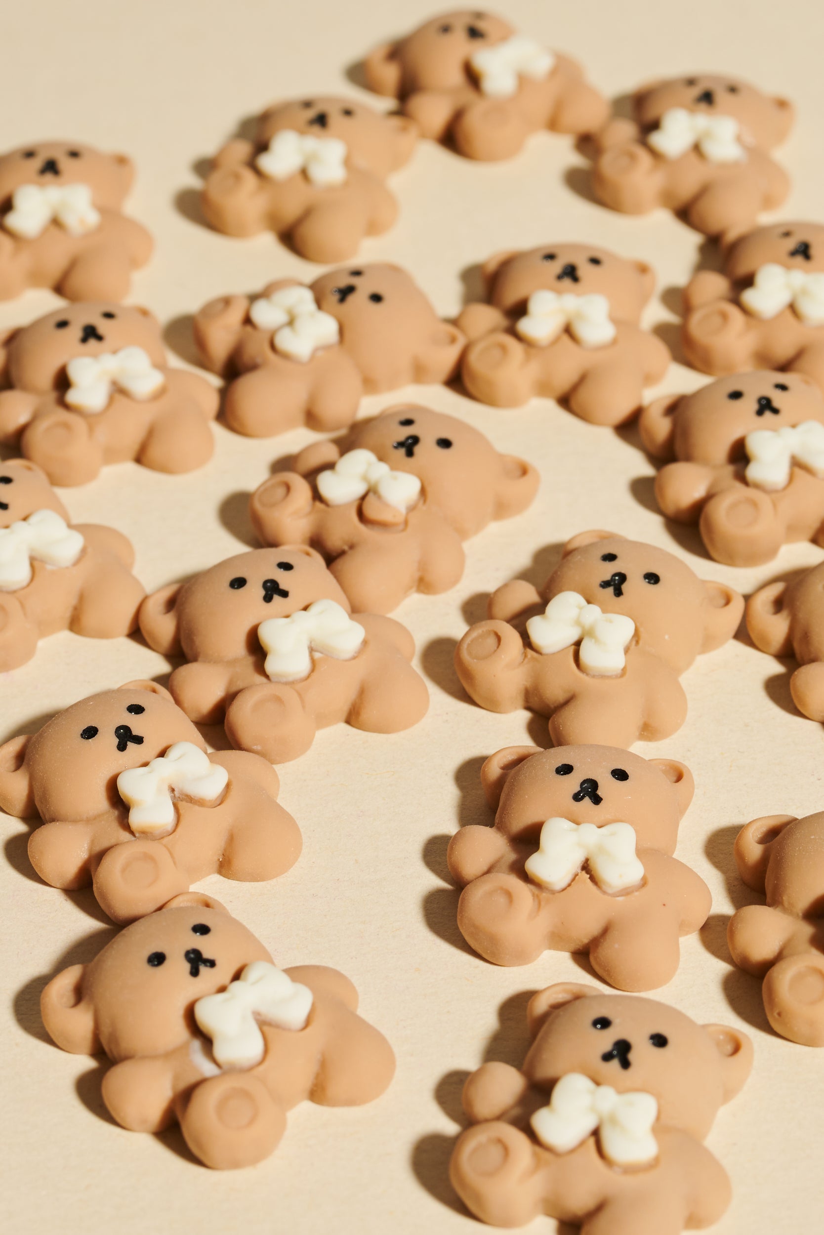 Magic Braids Charms - Shufizoo - Teddy Bear with a White Bow