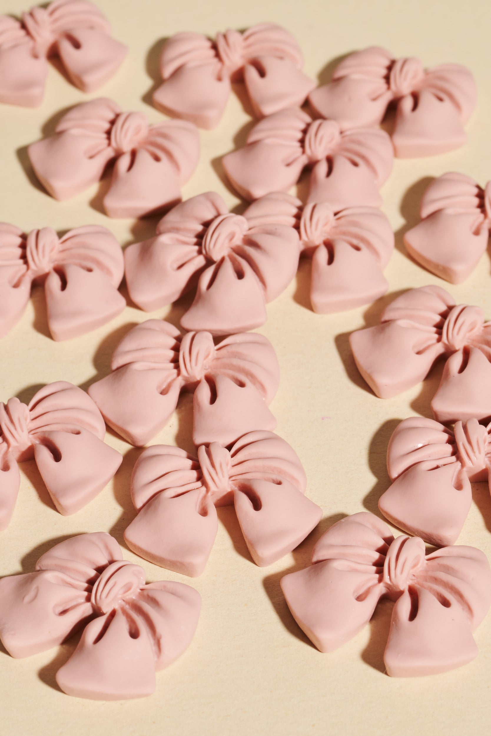 Magic Braids Charms - Shufizoo - pink bow tie