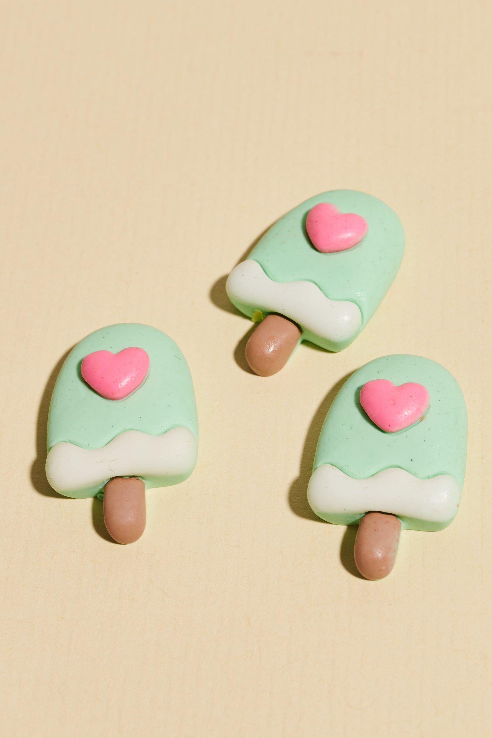 Magic Braids Charms - Shufizoo -
Turquoise Popsicle with a Pink Heart