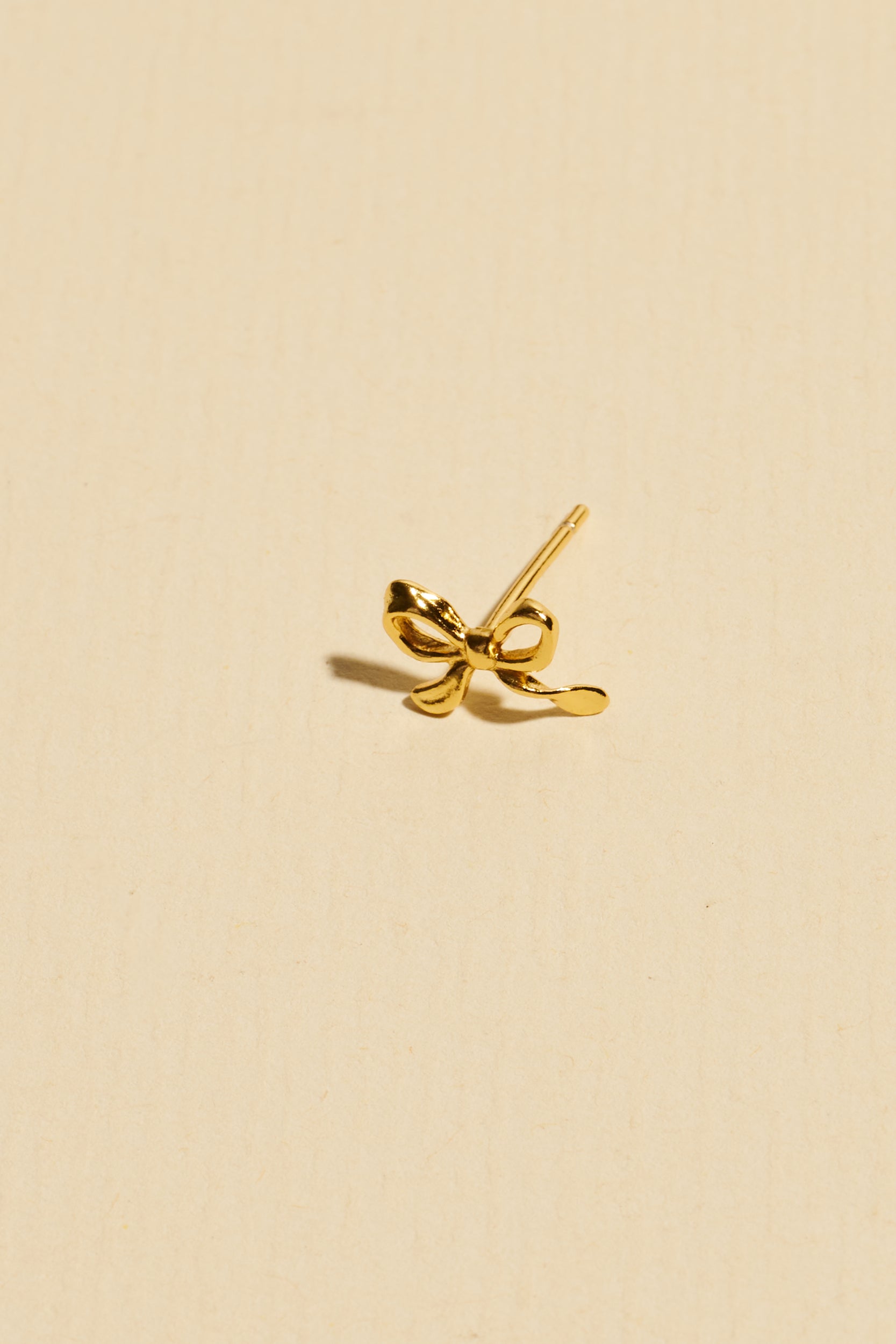 Braids decorations - Shufizoo - Elegant Gold Earrings in a Unique Bow Shape