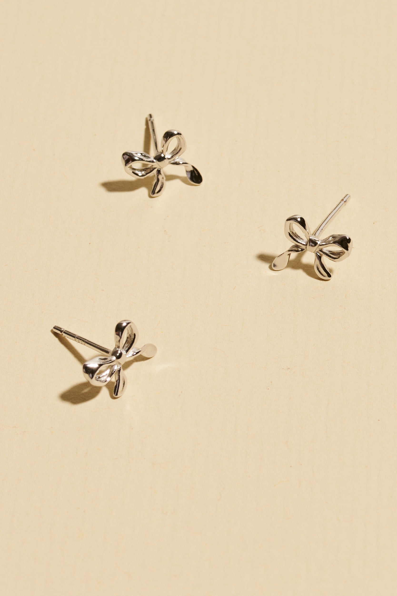 Braids decorations - Shufizoo - Small Siver thick Bow tie earrings