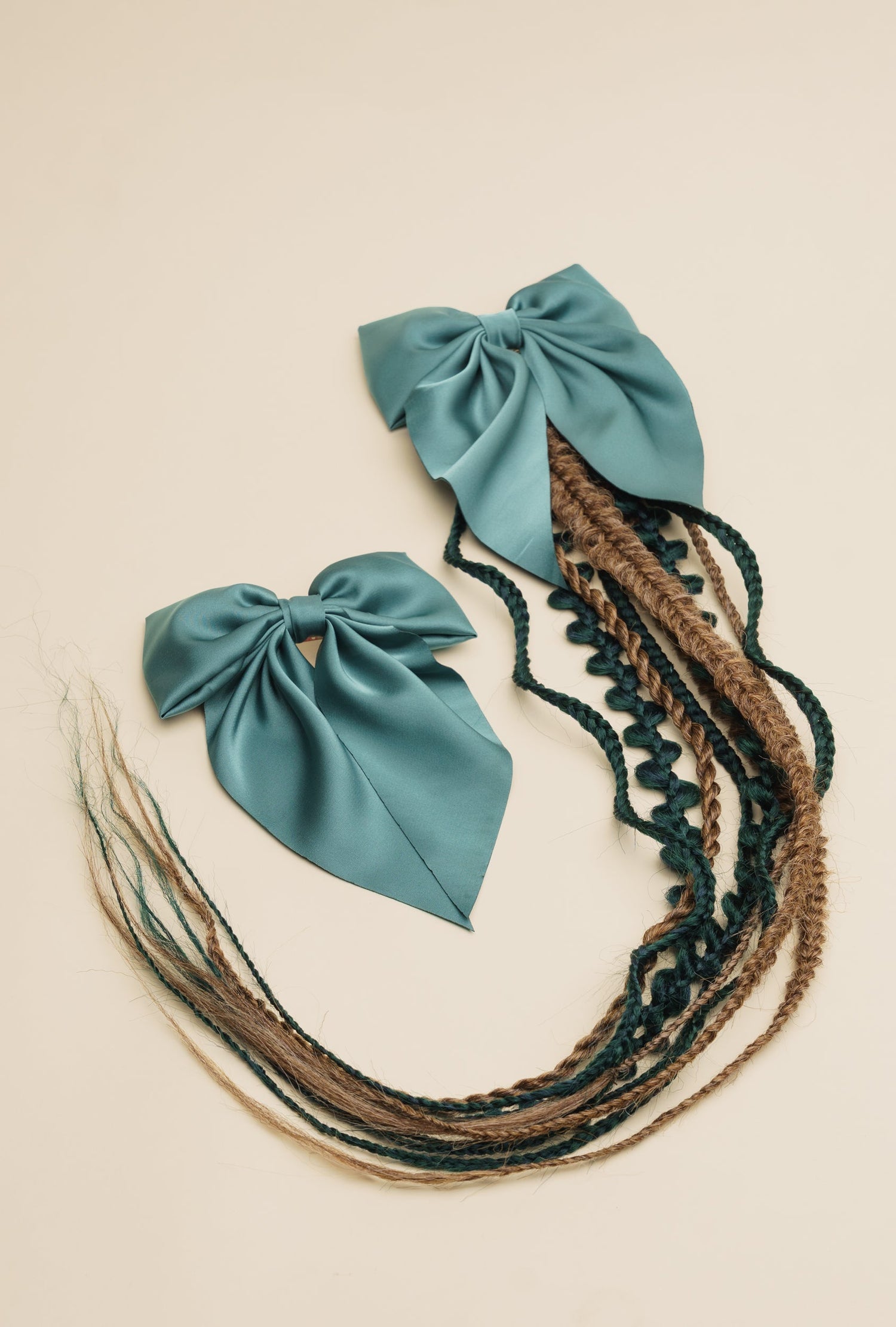 Set On Bow From The Blue Collection